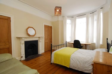 6 bed house, Beaumont Road, St Judes, Plymouth, PL49BN - Image 2